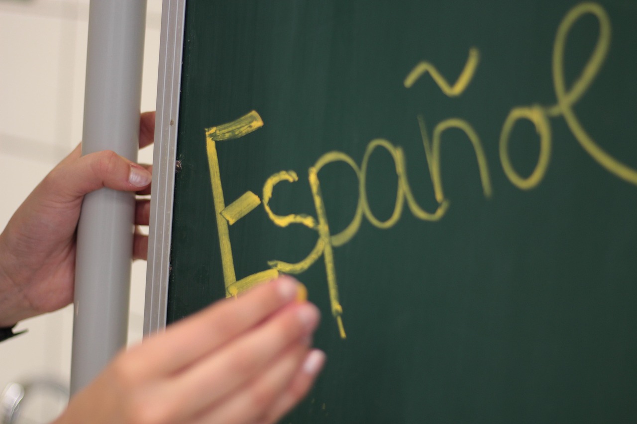 Ako sa naučiť po španielsky? Kompletný sprievodca pre začiatočníkov